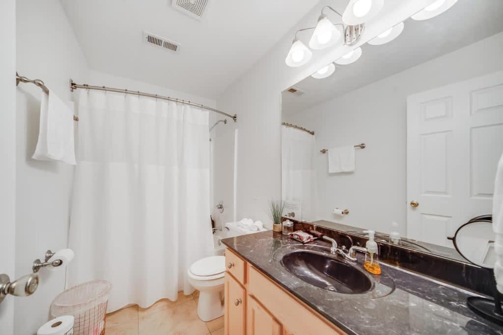 Apartment The Bax Louisville's Premier Nightlife Hub