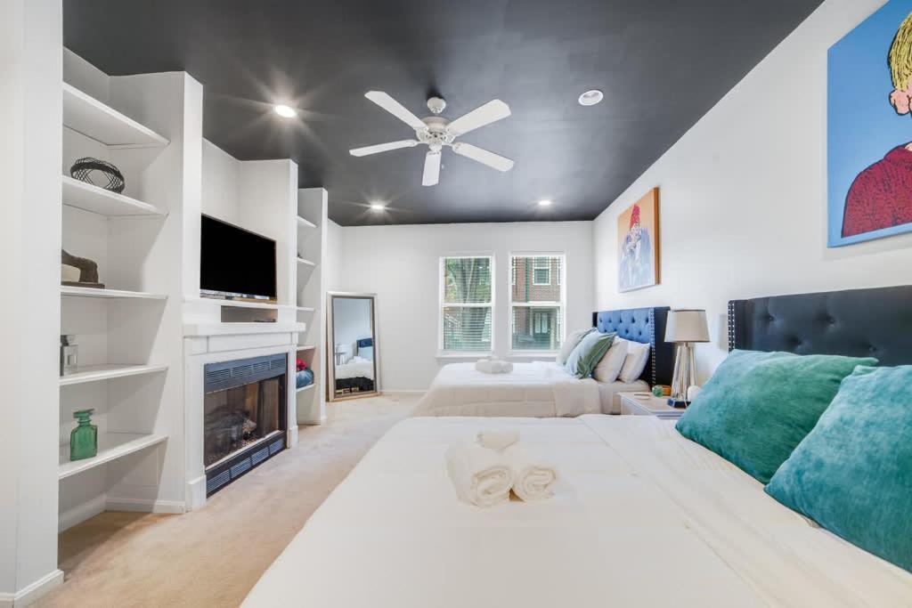 Apartment The Bax Louisville's Premier Nightlife Hub