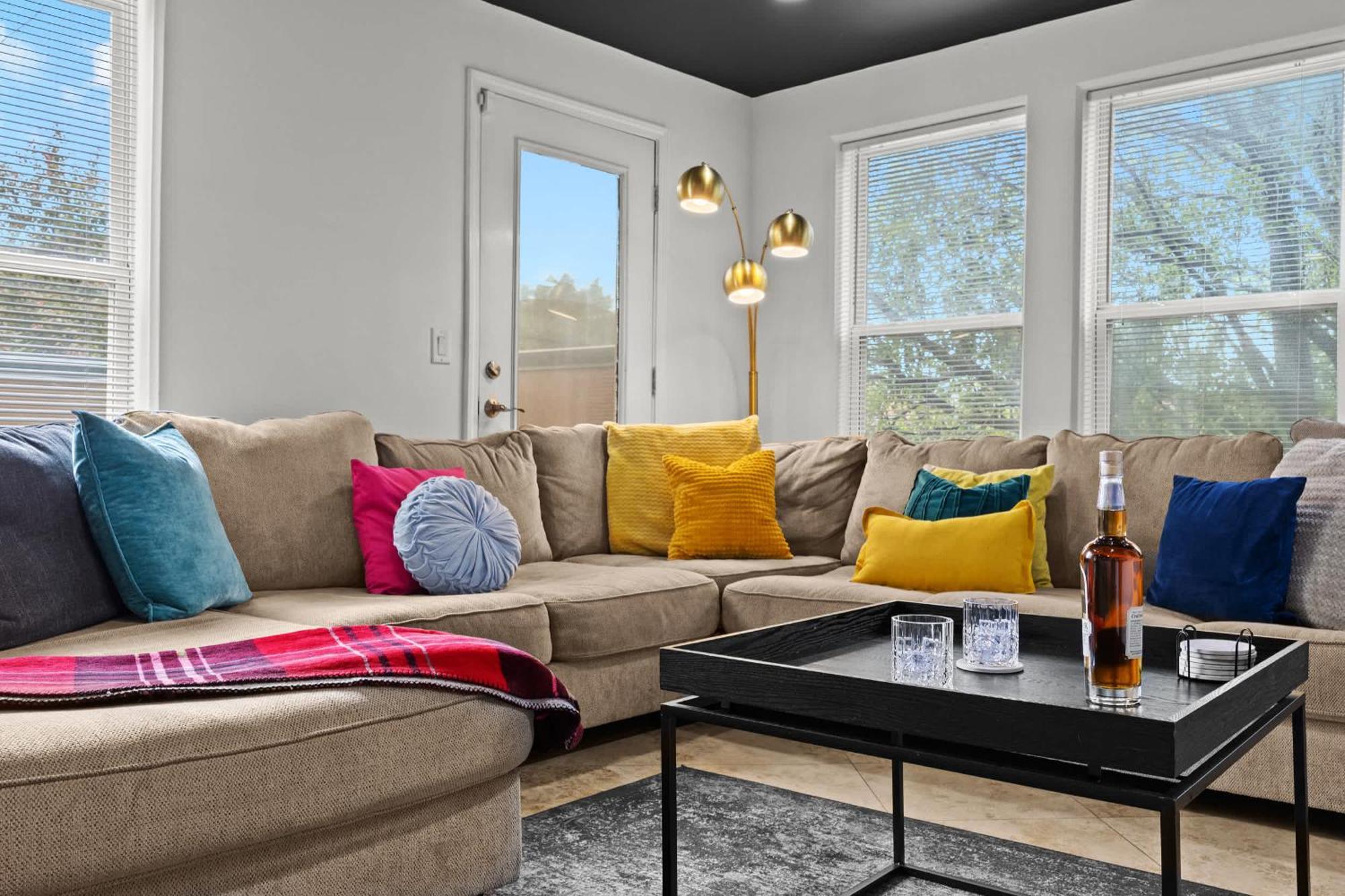 Apartment The Bax Louisville's Premier Nightlife Hub